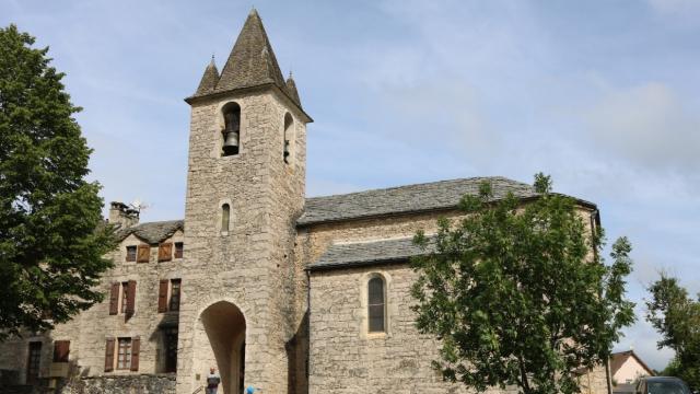 Eglise La Piguiere, Vue de la façade.