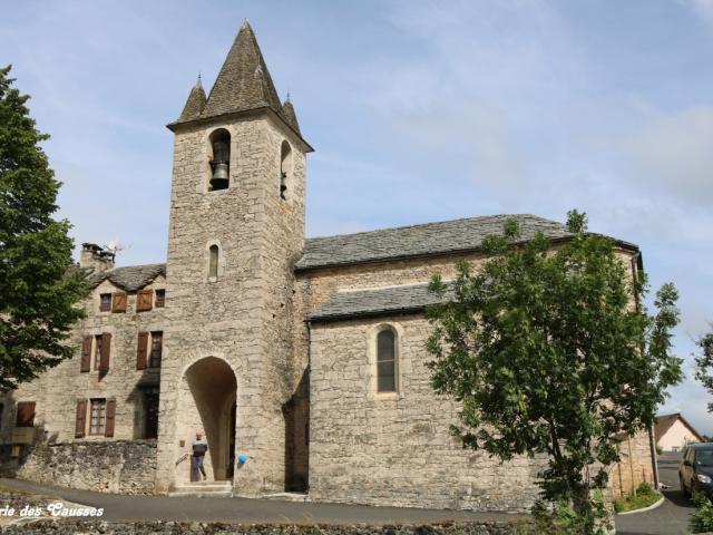 Eglise La Piguiere, Vue de la façade.